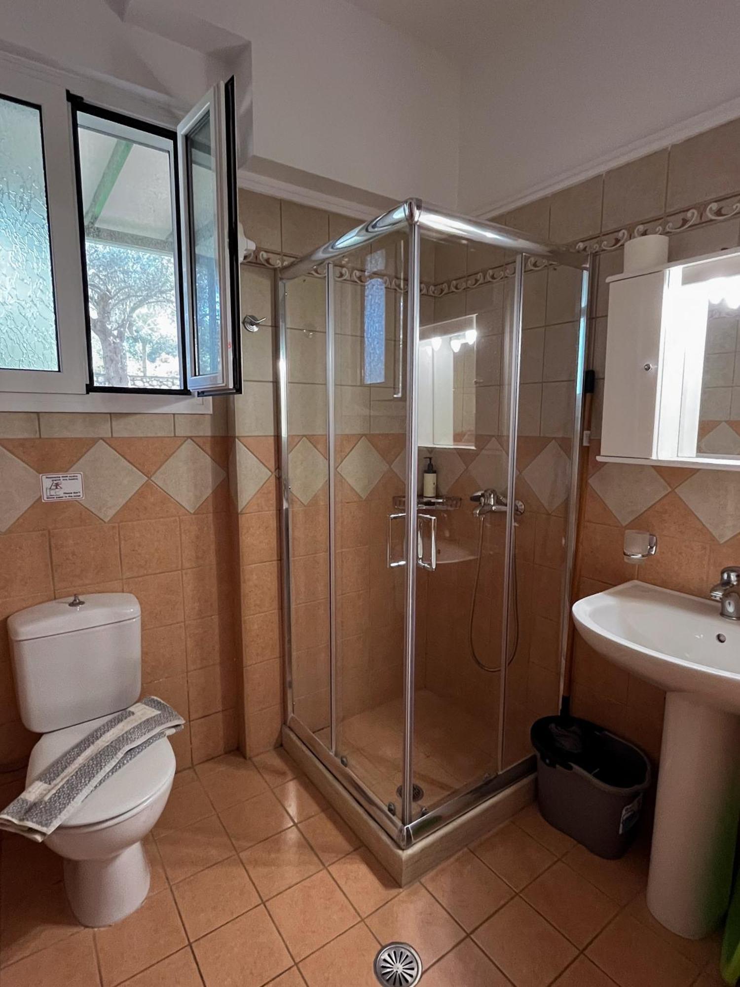 Esperia Studios Cukaládesz Kültér fotó